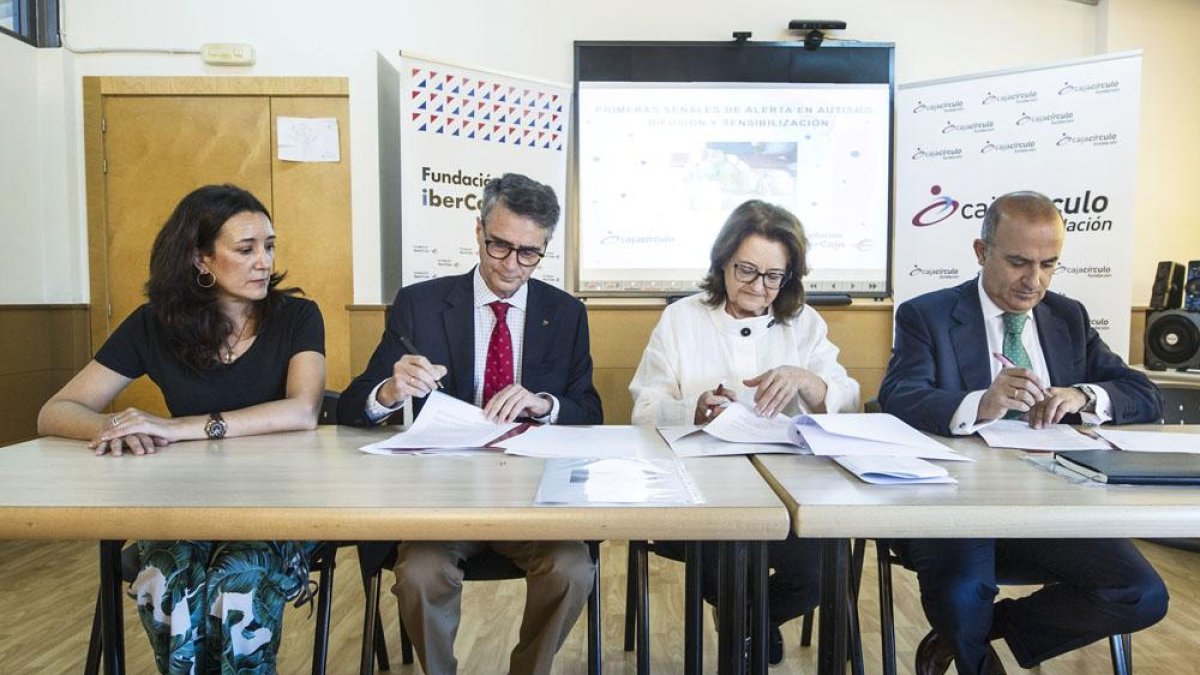 Palacios, De Domingo y Hernández encabezaron la presentación del acuerdo.-ISRAEL L. MURILLO