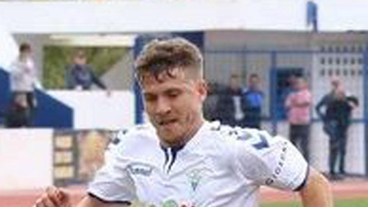 Juanma con la camiseta del Marbella.-