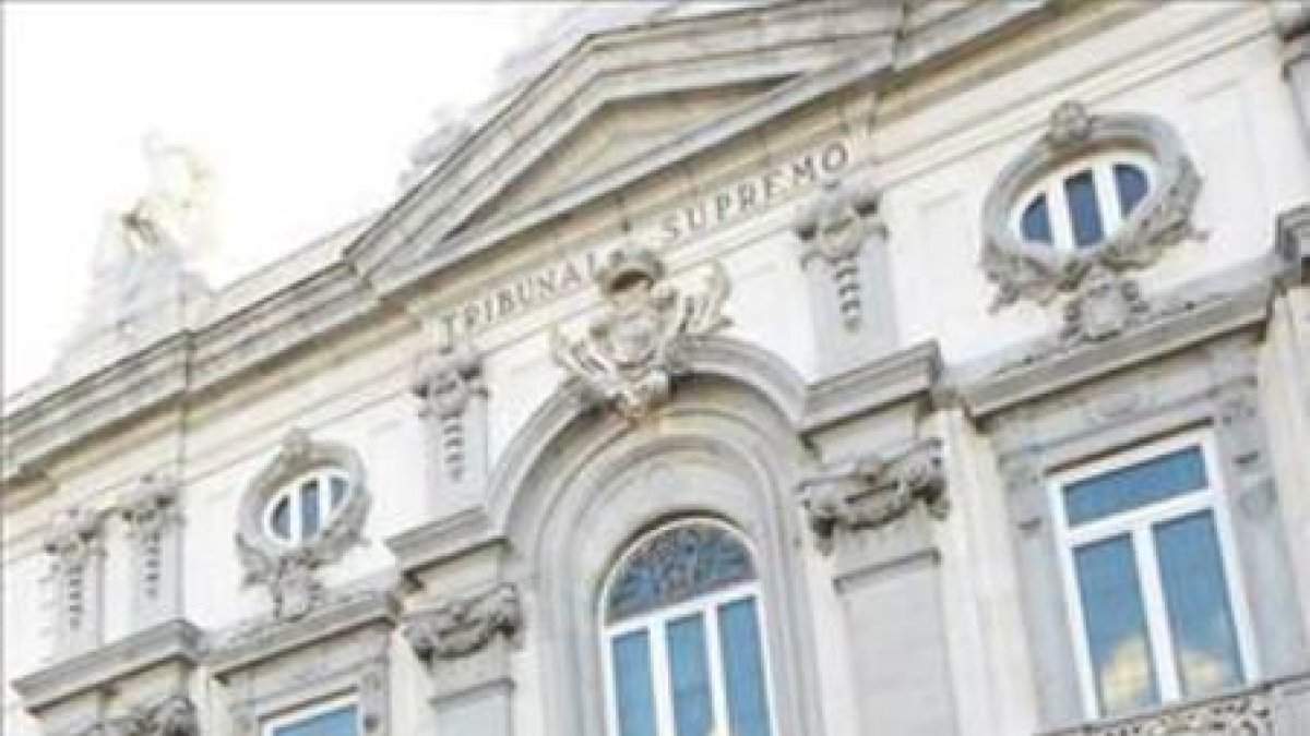 Fachada del Tribunal Supremo, en Madrid.-DAVID CASTRO