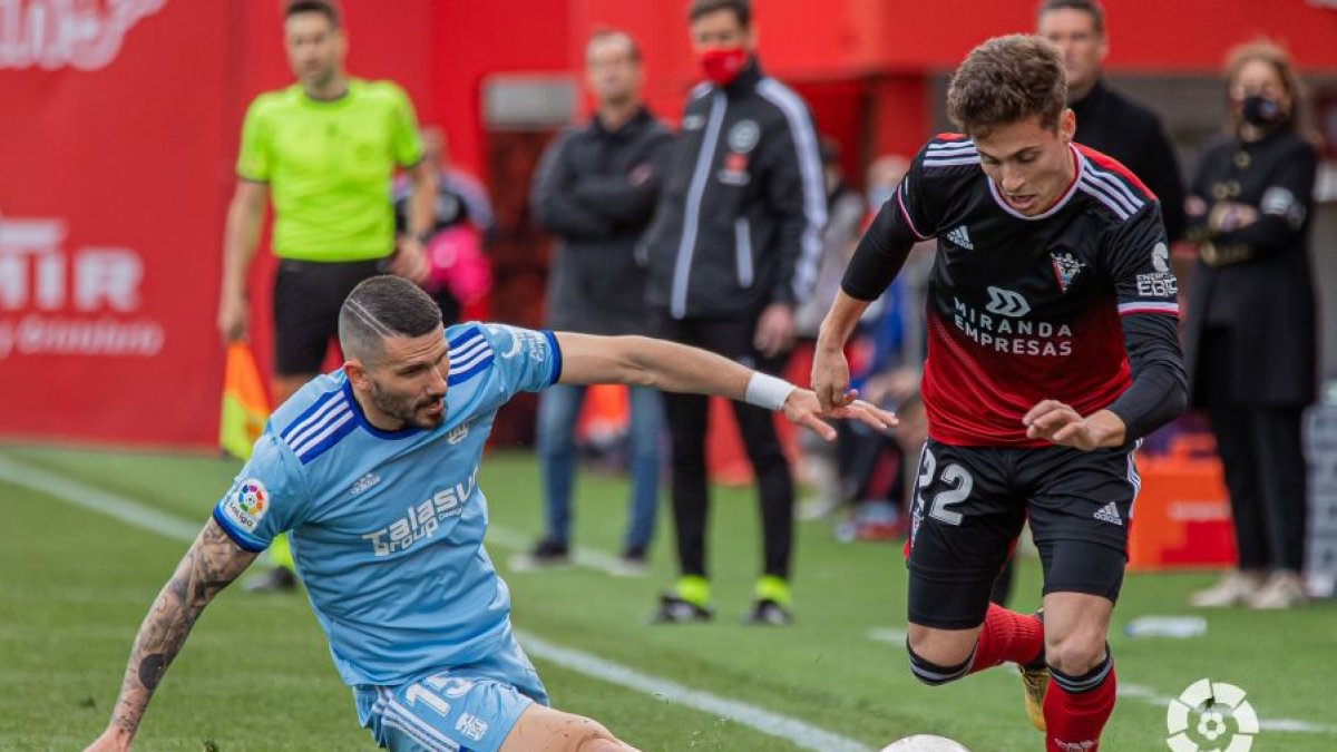 Riquelme supera a su par. LALIGA