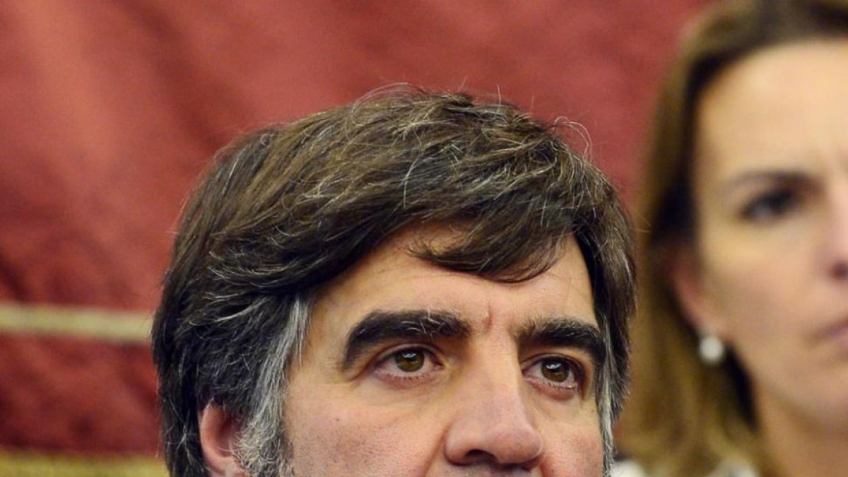 Fernando Gómez mientras se debatía sobre la comisión de investigación.-ICAL