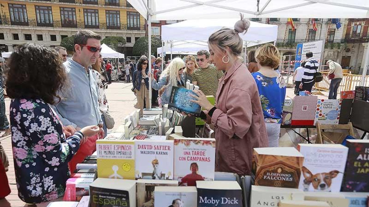 El sol acompañó toda la jornada y el buen ambiente se palpó en la Plaza Mayor.-Raúl Ochoa