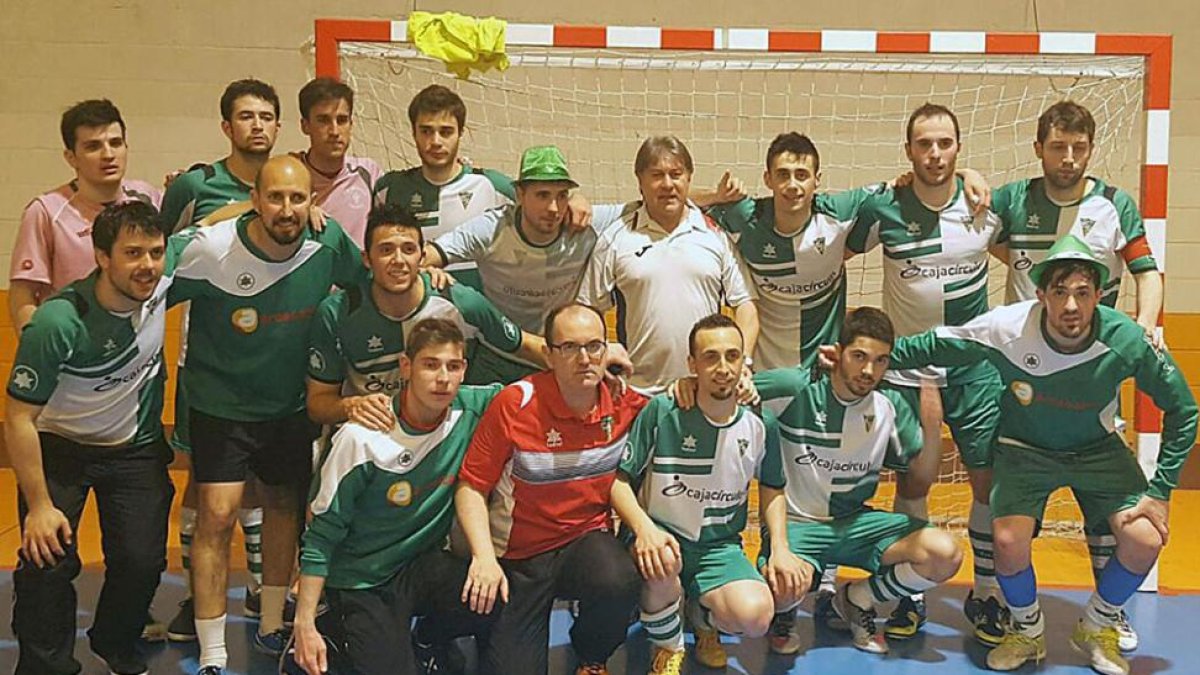 La alegría por el ascenso quedó empañada por el fallecimiento del padre de un jugador del equipo-ECB