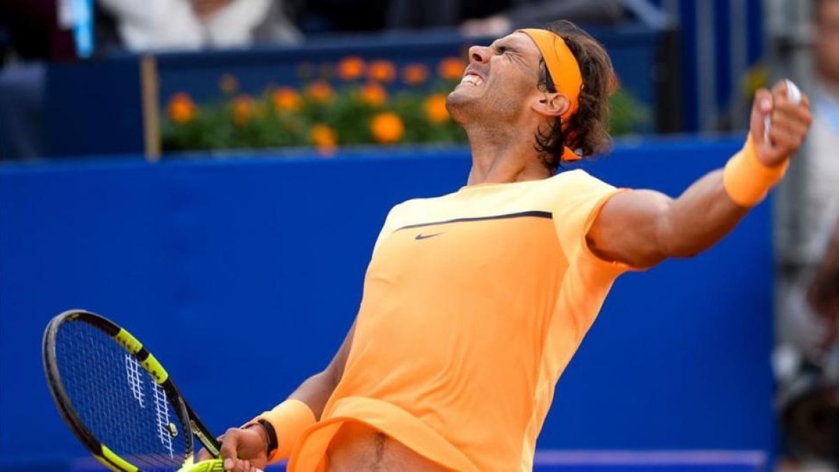 Nadal celebra su victoria sobre el alemán Kohlschreiber.-AFP / JOSEP LAGO