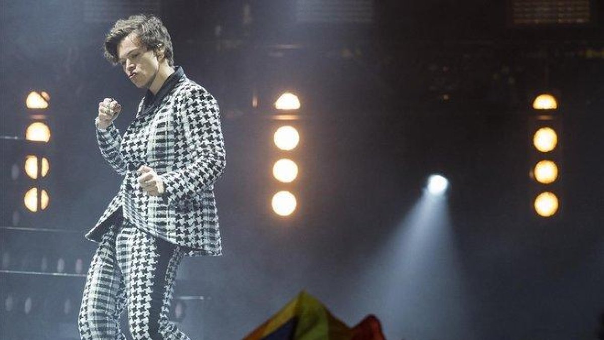 Harry Styles, en el Palau Sant Jordi.-JORDI COTRINA
