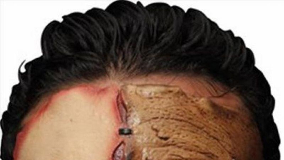 La máscara zombie de Pedro Sánchez.-EL PERIÓDICO