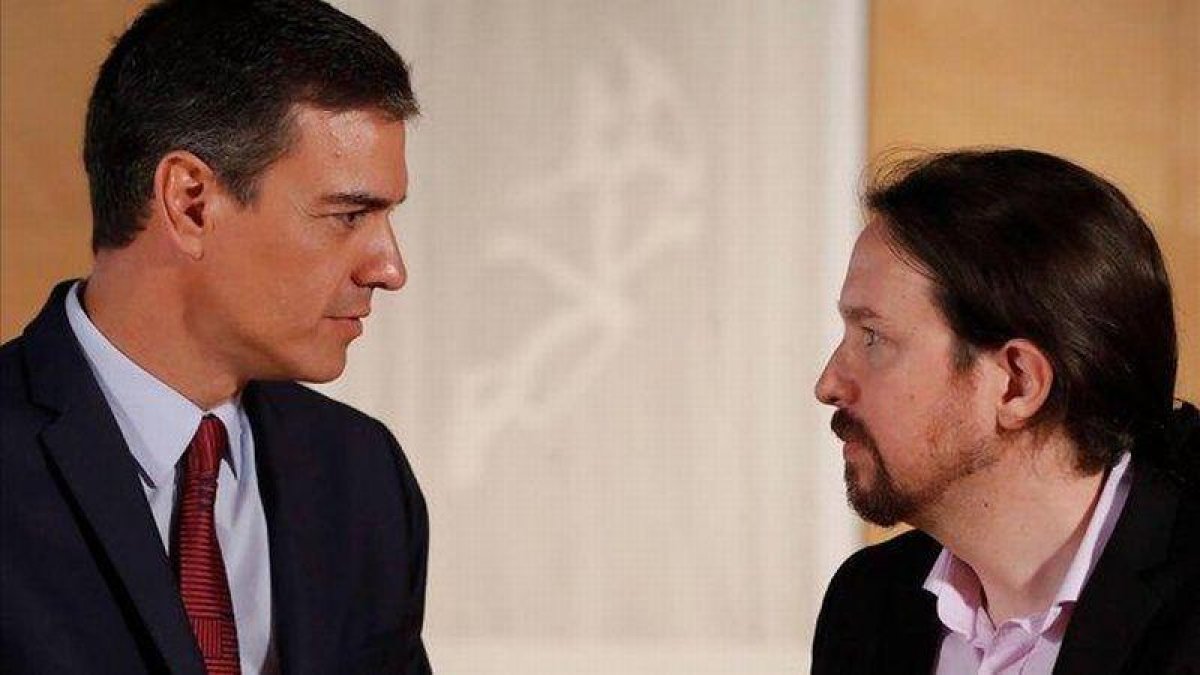 Pedro Sánchez y Pablo Iglesias el pasado 9 de julio.-EFE / JUAN CARLOS HIDALGO
