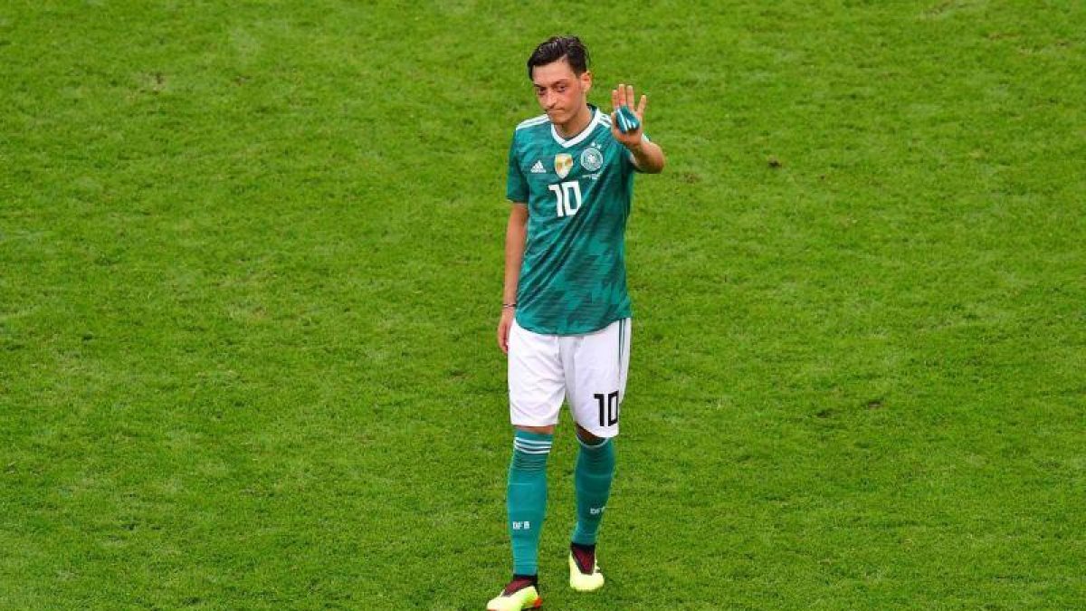 Mesut Özil en su último partido con la selección con la selección alemana.-LUIS ACOSTA (AFP)