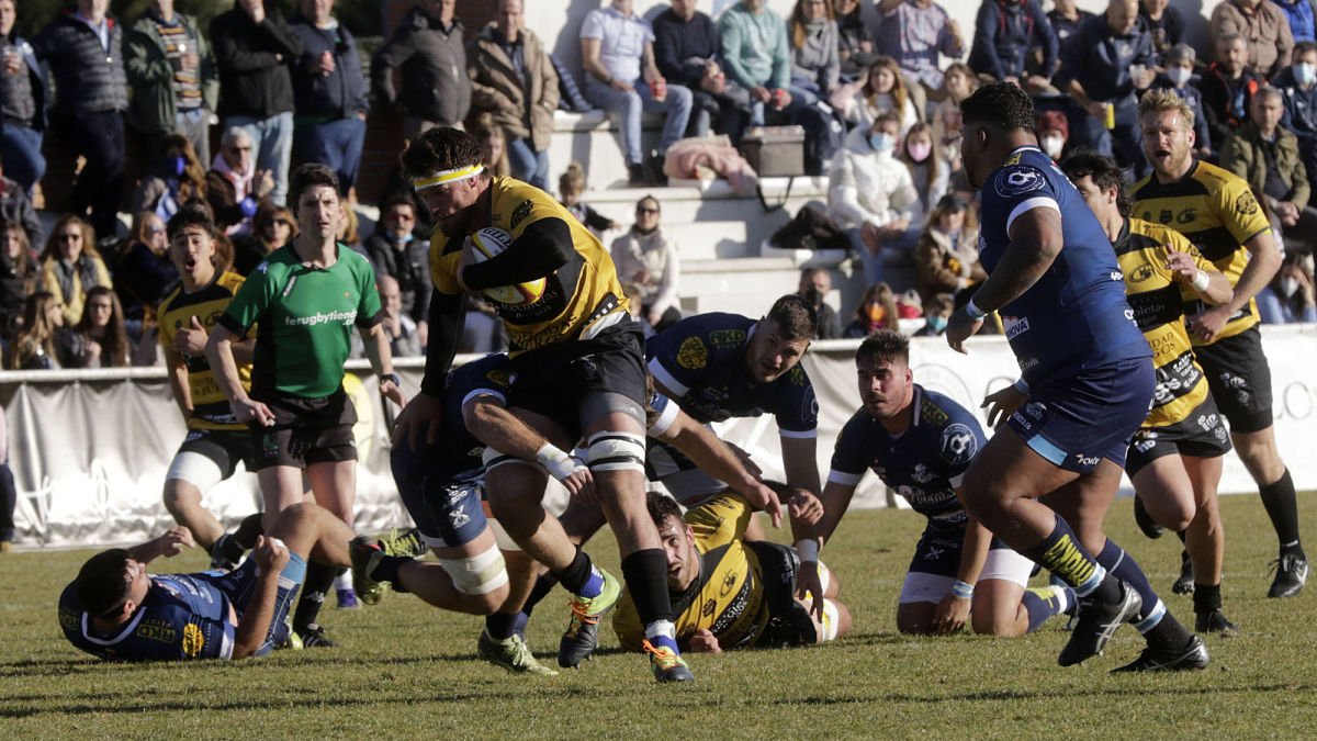 El Aparejadores se fue en el marcador mientras los pucelanos bajaban los brazos, pero el arreón final dejó el partido en un duelo de urgencias que pudo haber ganado cualquiera. ÁREA 11
