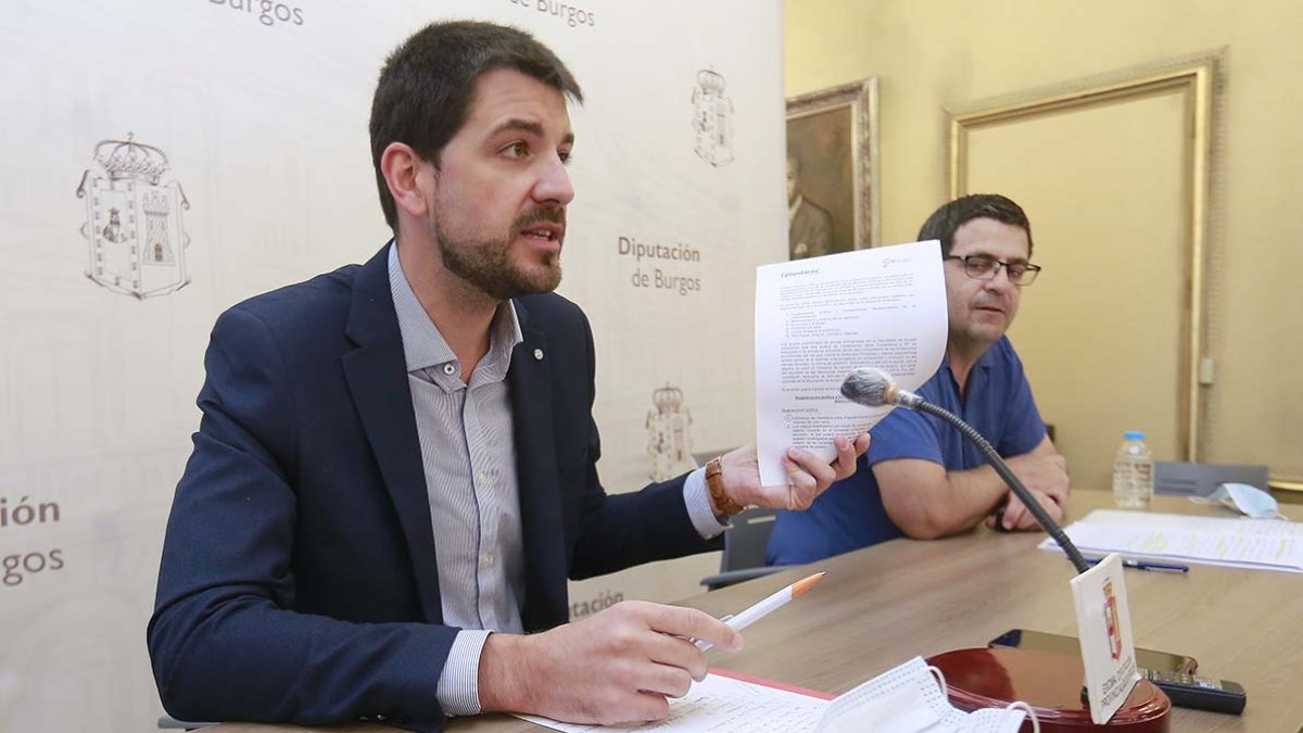 Jurado (izq) y Lezcano (dch) reprocharon que ambos partidos no hayan cumplido apenas los puntos propuestos. R.OCHOA