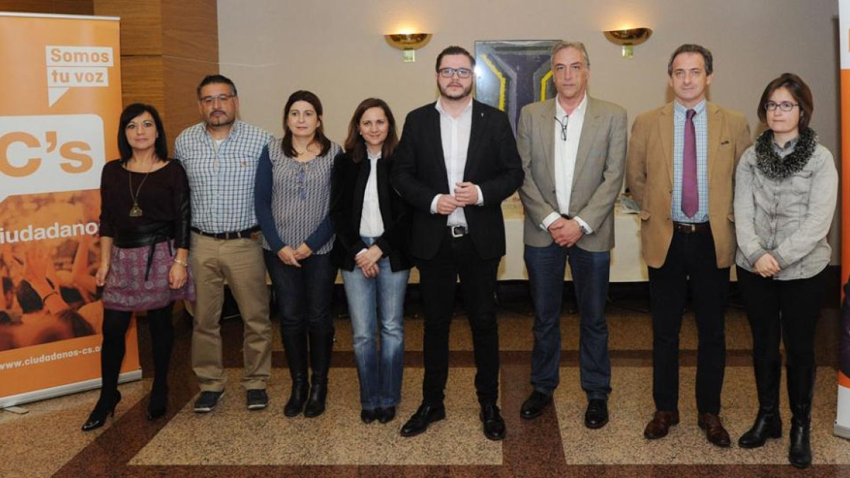 Imagen de los candidatos de Ciudadanos por Burgos al Congreso y al Senado.-ISRAEL L. MURILLO