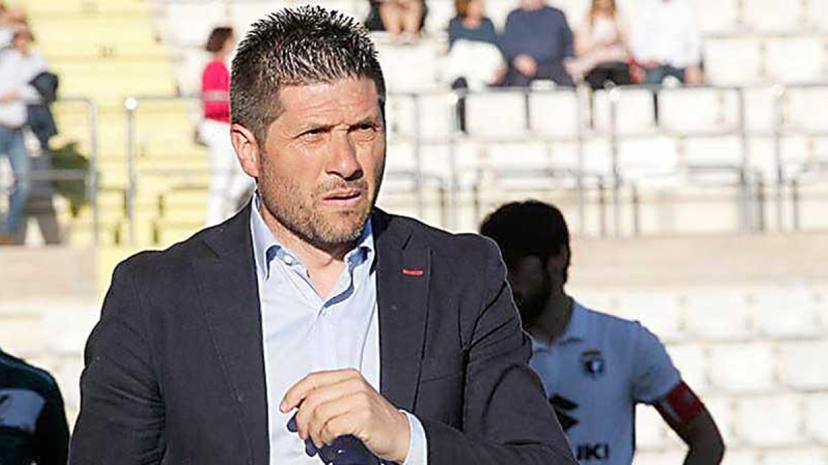 Nacho Fernández en su etapa como entrenador del Burgos CF.-SANTI OTERO