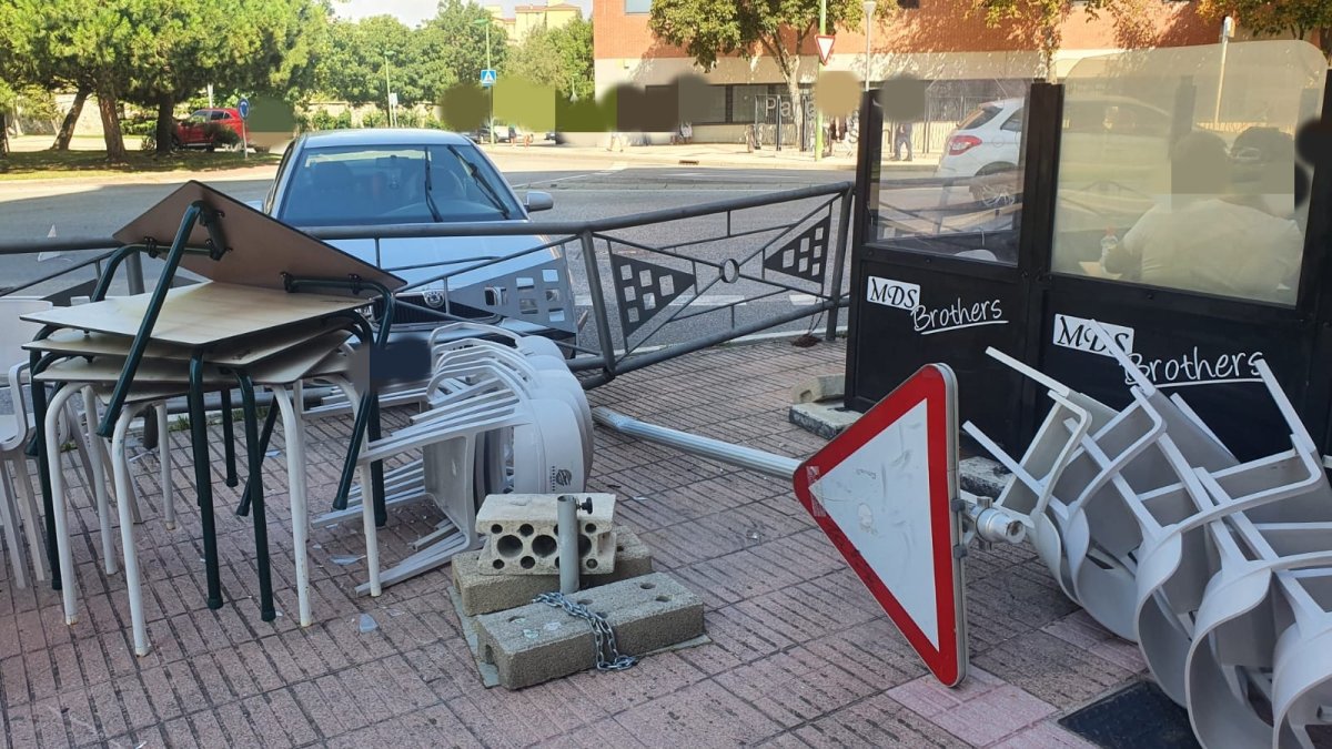 Accidente en una rotonda de San Agustín. POLICÍA LOCAL