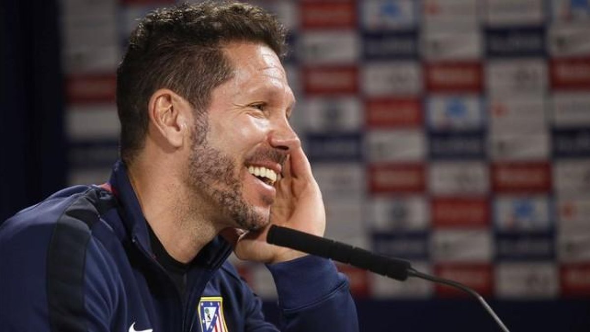 Diego Pablo Simeone, durante la rueda de prensa de este sábado en la ciudad deportiva rojiblanca.-EFE / ZIPI