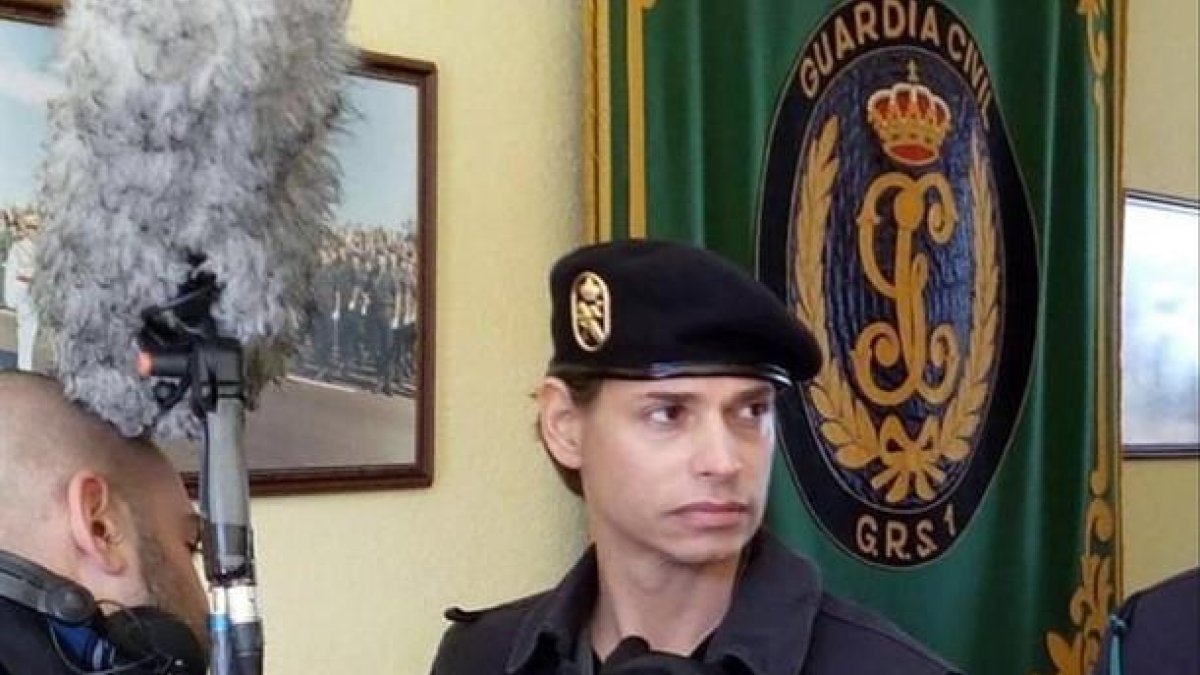 Carlos Baute, durante la grabación del programa con la Guardia Civil.-TWITTER