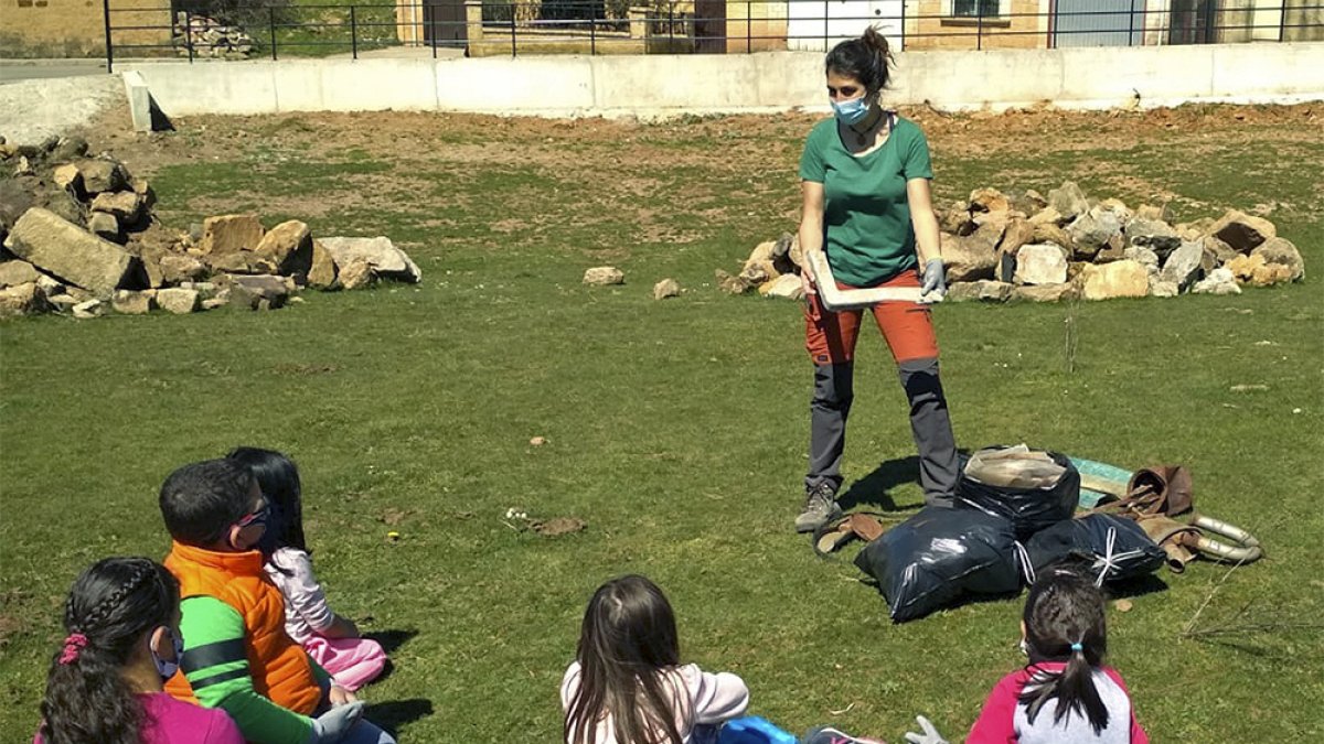 Imagen de una de las clases de educación ambiental. R. F.