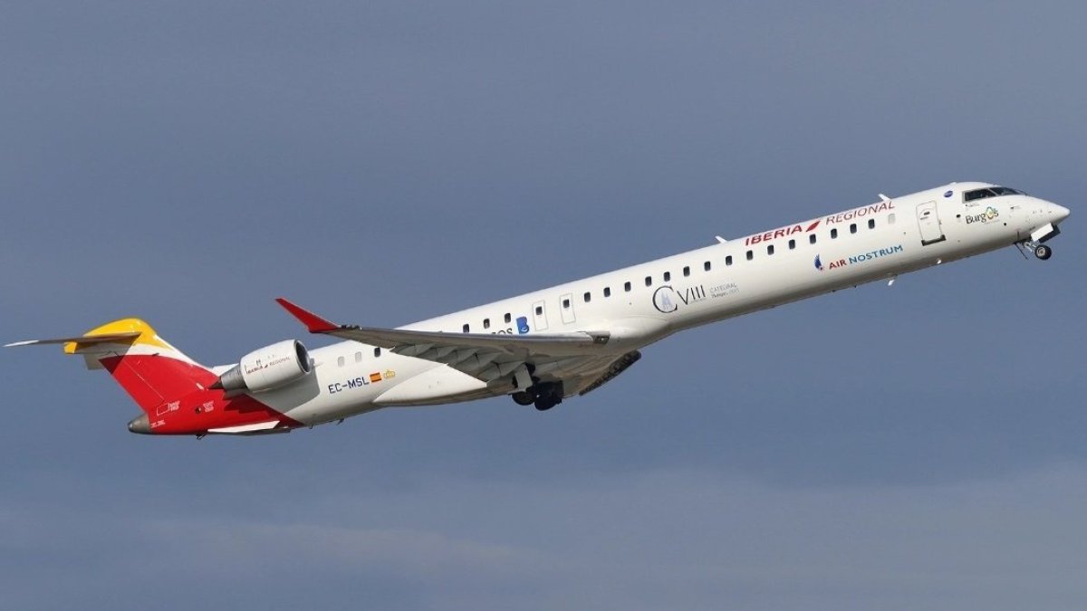 Air Nostrum desplazará a Villafría el avión de mayor capacidad de su flota, el CRJ-1000 de cien plazas. ECB