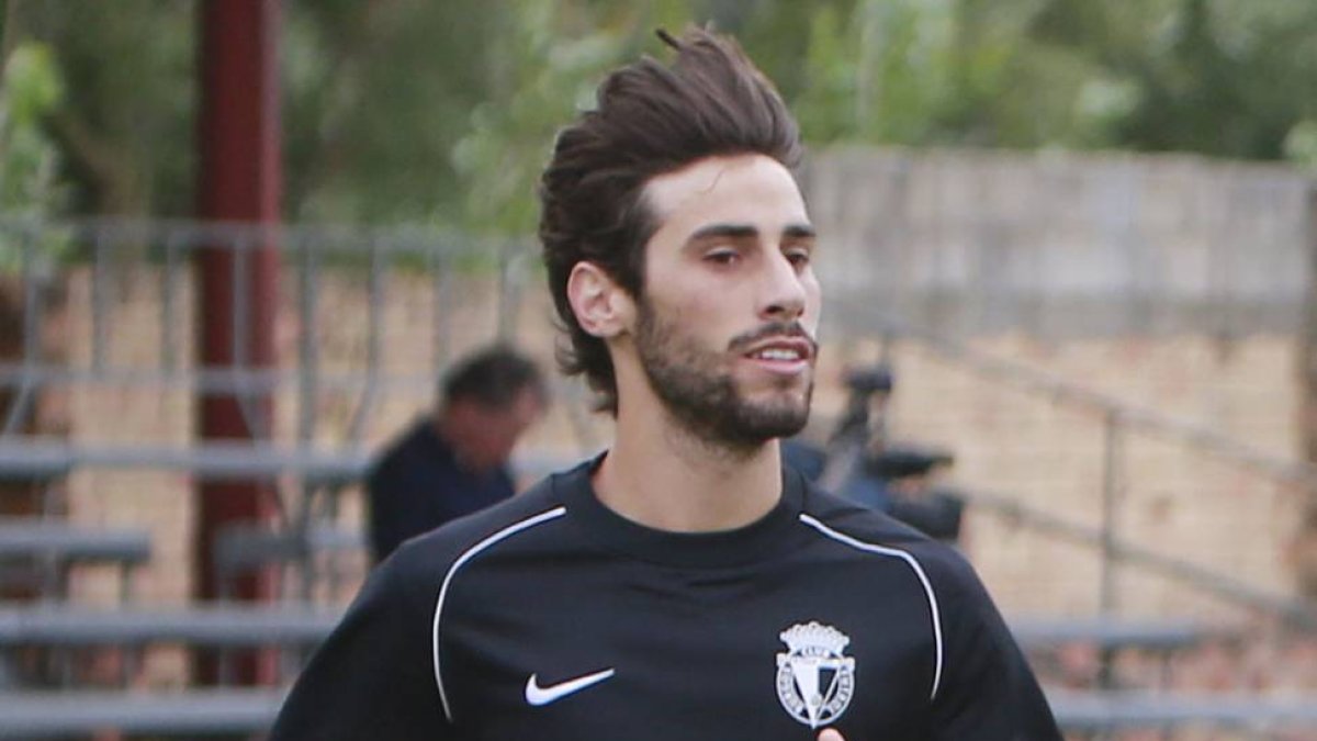Andrés sufre una distensión muscular y descansó por precaución-Santi Otero
