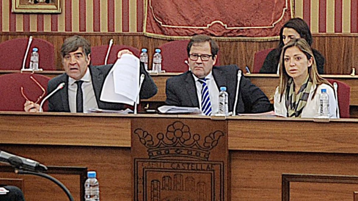 Fernando Gómez, ayer, en un momento de su comparecencia.-ISRAEL L. MURILLO