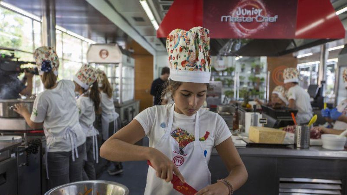 El programa de TVE 'Masterchef junior' es uno de los espacios criticados por la tardía hora en que finalizan.-TVE
