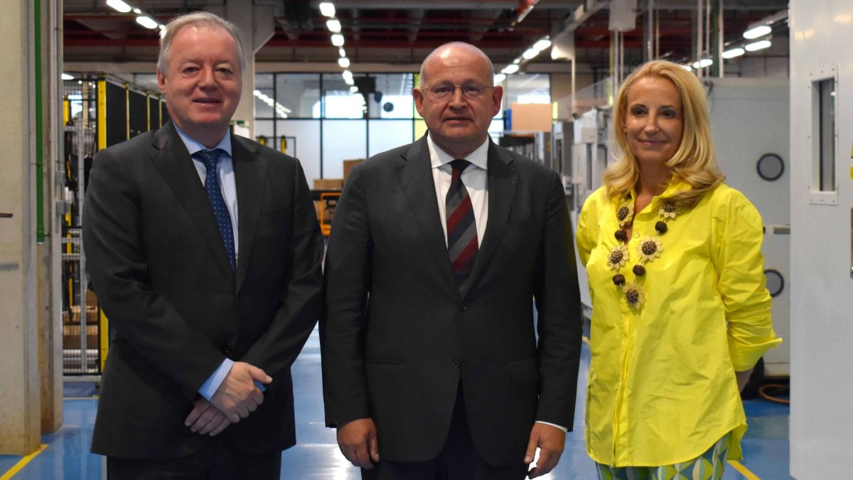 Ernesto Antolin, presidente de Grupo Antolin; Ramón Sotomayor, consejero delegado de Grupo Antolin; y María Helena Antolin, vicepresidenta de Grupo Antolin.