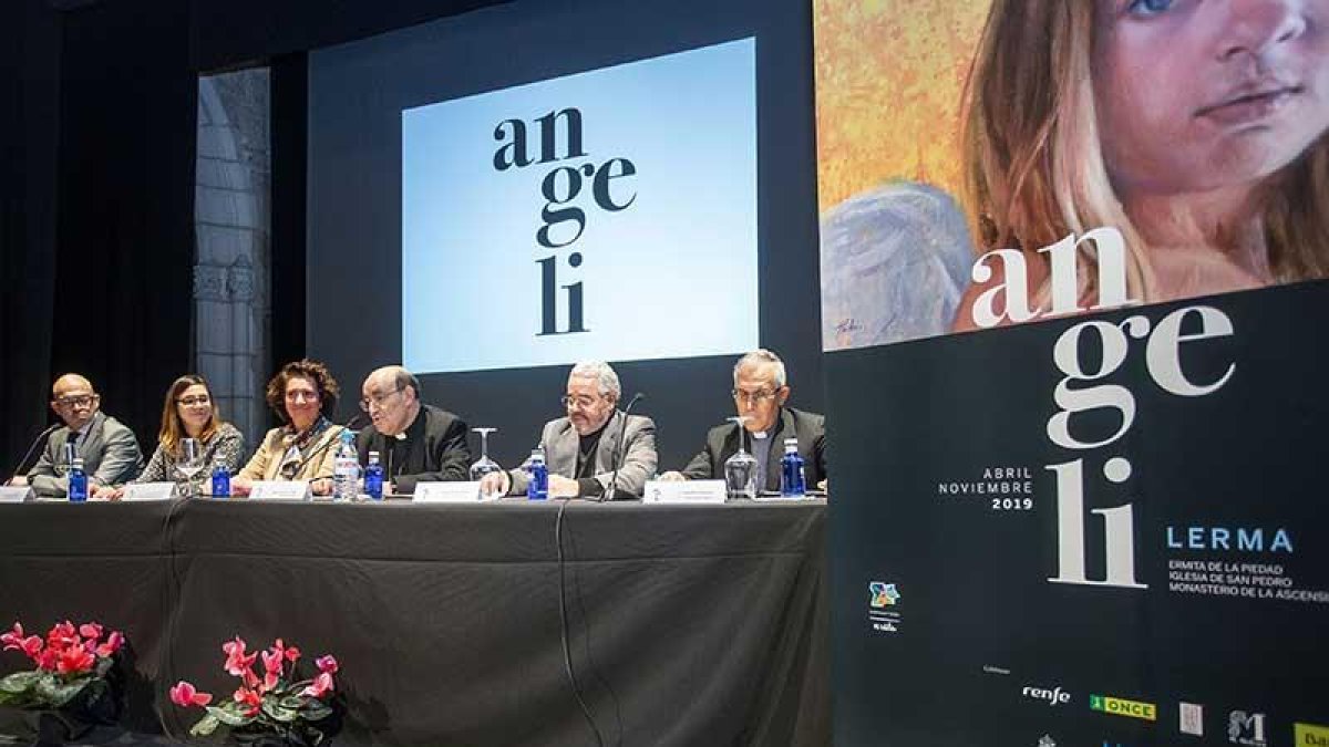Luis Jorge del Barco, Celia Izquierdo, María Josefa García Cirac, Fidel Herráez, Gonzalo Jiménez y Juan Álvarez Quevedo, ayer, en Lerma.-SANTI OTERO