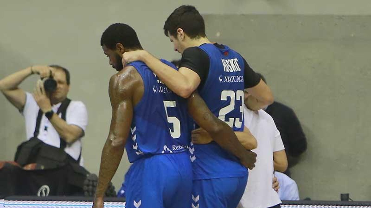 Huskic abandona la pista.-RAÚL OCHOA