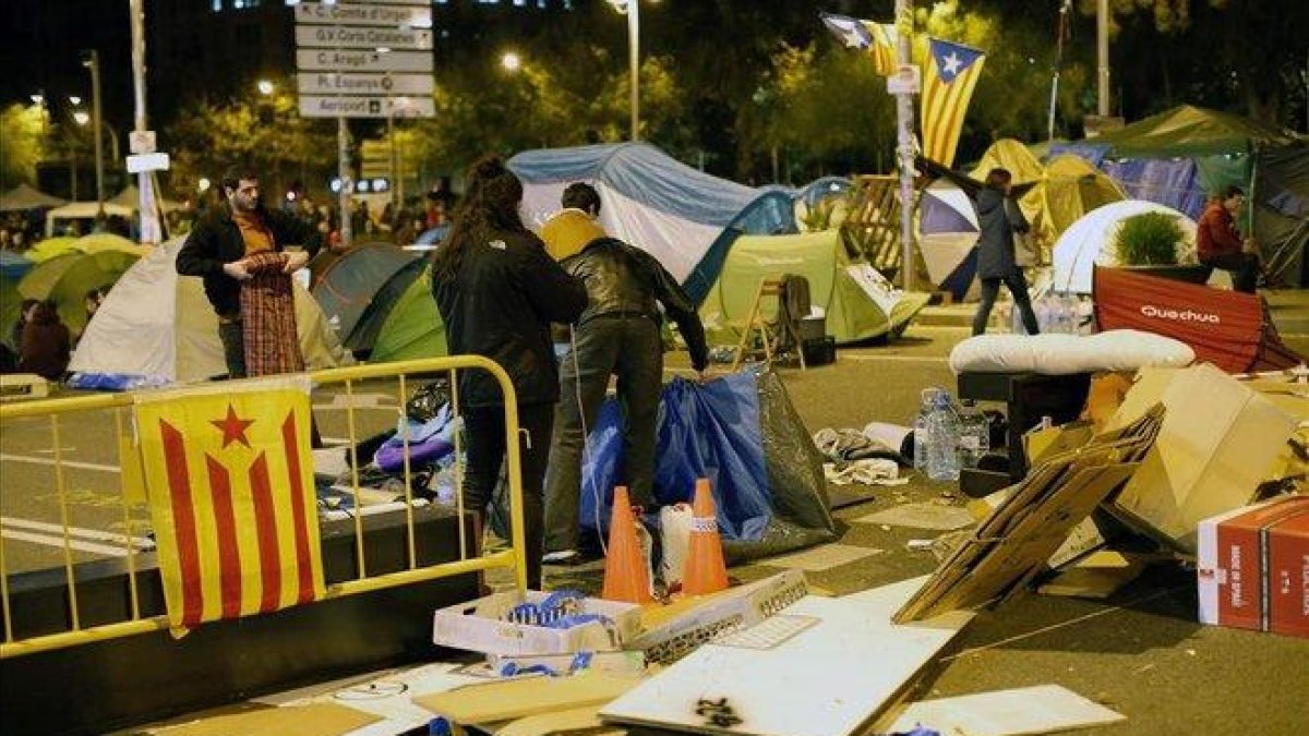 Imagen de la acampada en plaza Universidad-ALEJANDRO GARCÍA (EFE)