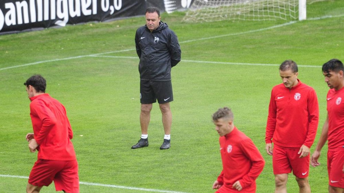 José María Salmerón durante un entrenamiento en El Plantío.-ISRAEL L. MURILLO