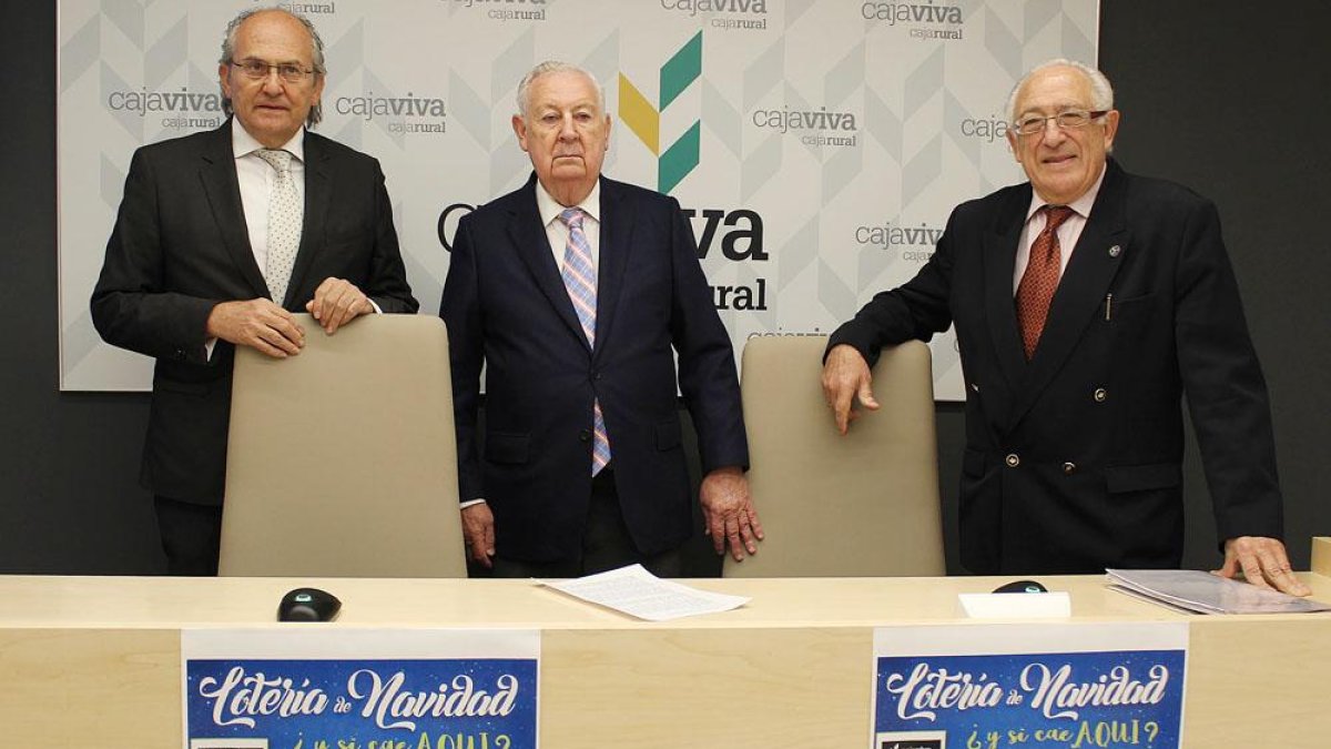Julián Martínez, Pedro García Romera y López Santa Olalla, ayer, en la presentación.-ECB