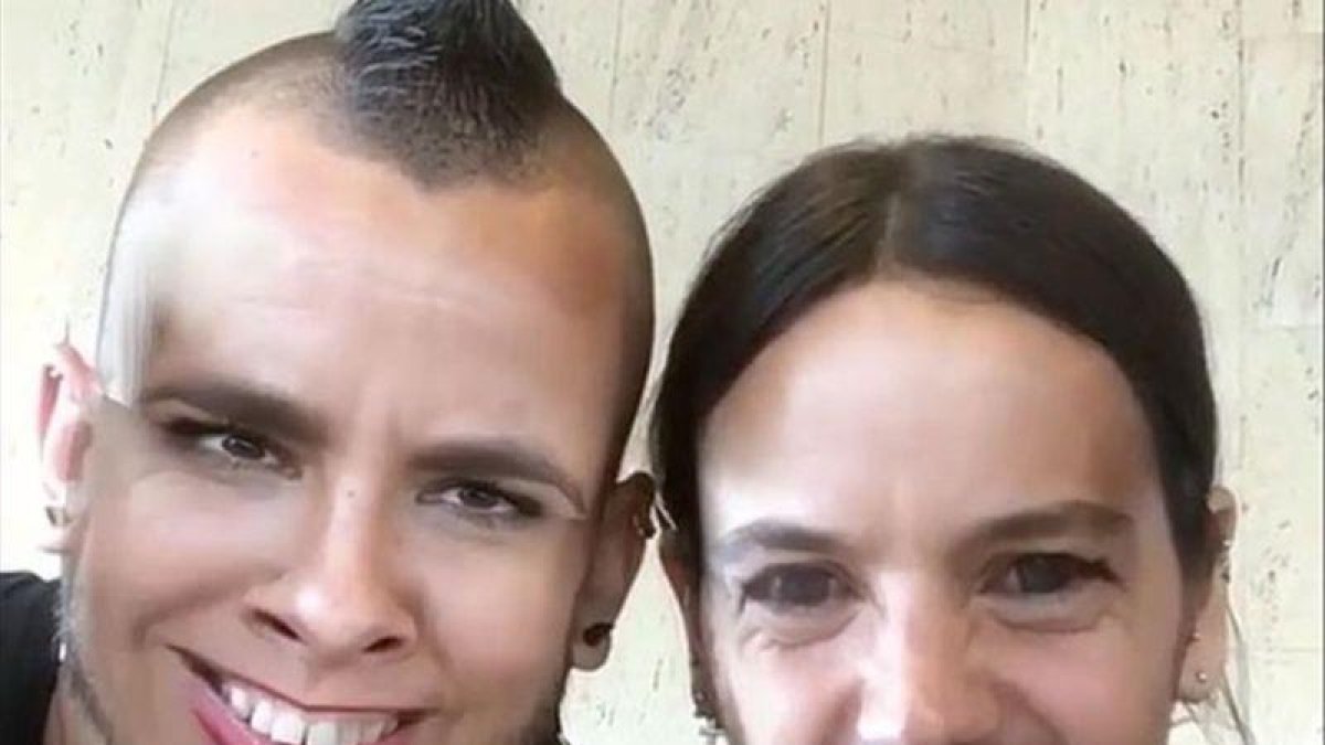 Cristina Pedroche y David Muñoz se intercambian las caras en un vídeo subido a Instagram.-INSTAGRAM