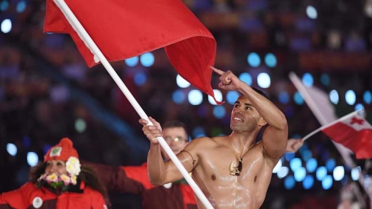 Pita Taufatofua, abanderado de Tonga.-EFE / EPA / FILIP SINGER