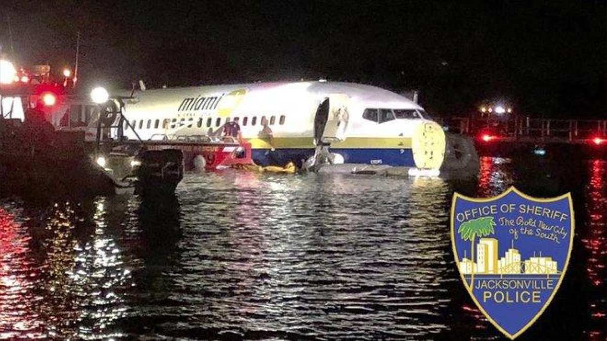 El avión, un Boeing 737, que ha acabado en un río en Florida-AP
