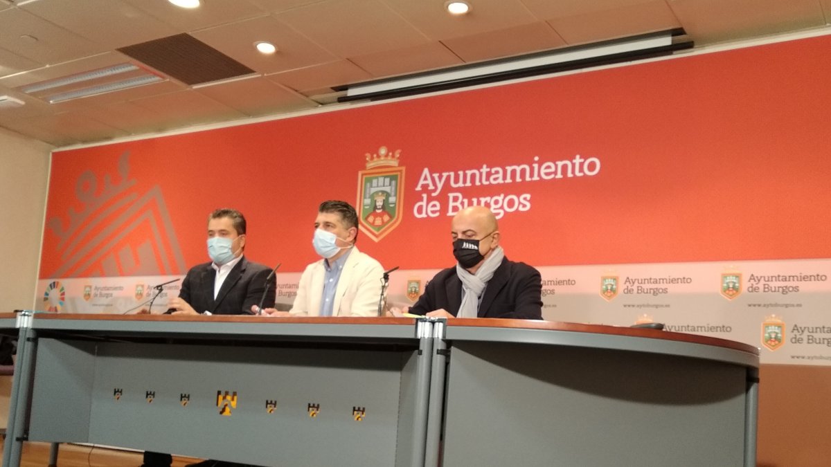 Jorge Villaverde, Vicente Marañón y José Juan Caballero presentan el proyecto de Economía Circular para Villalonquéjar.