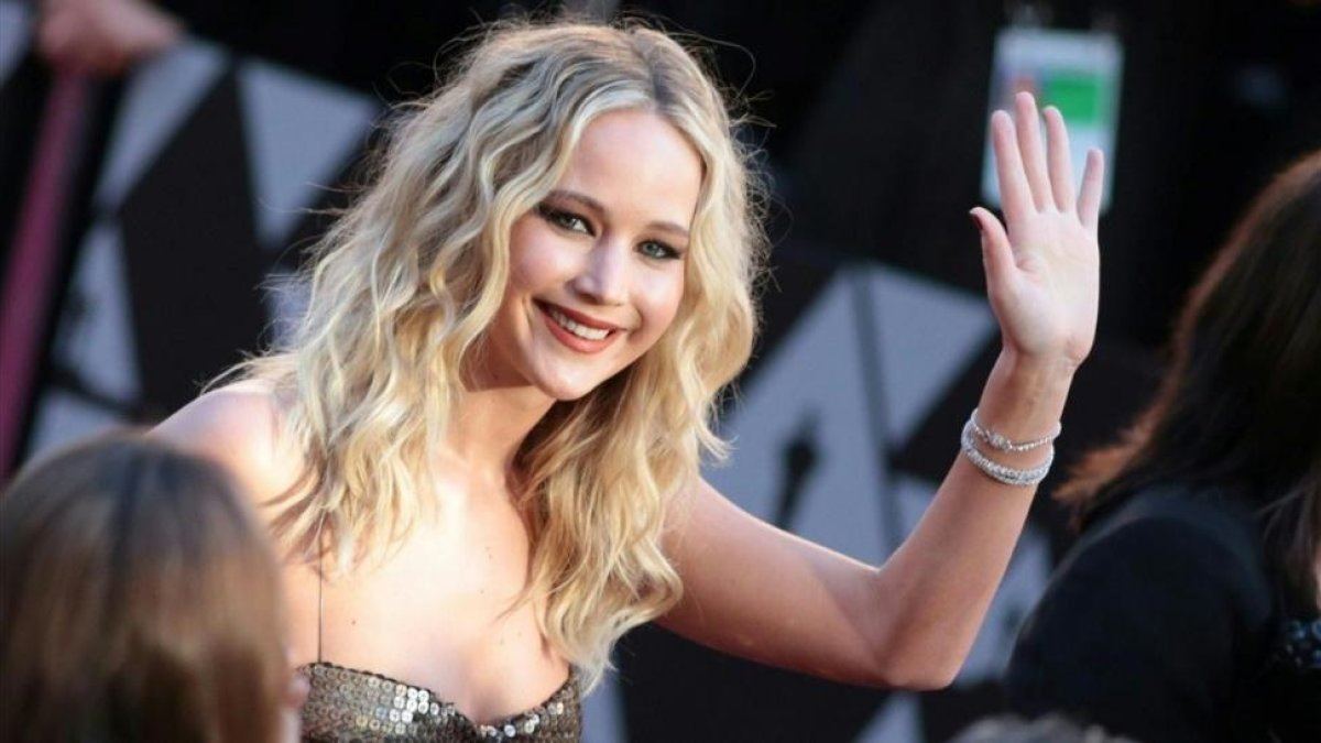 Jennifer Lawrence, el pasado día 4, llega a la gala de los Oscar, en Hollywood.-/ AFP / KYLE GRILLOT