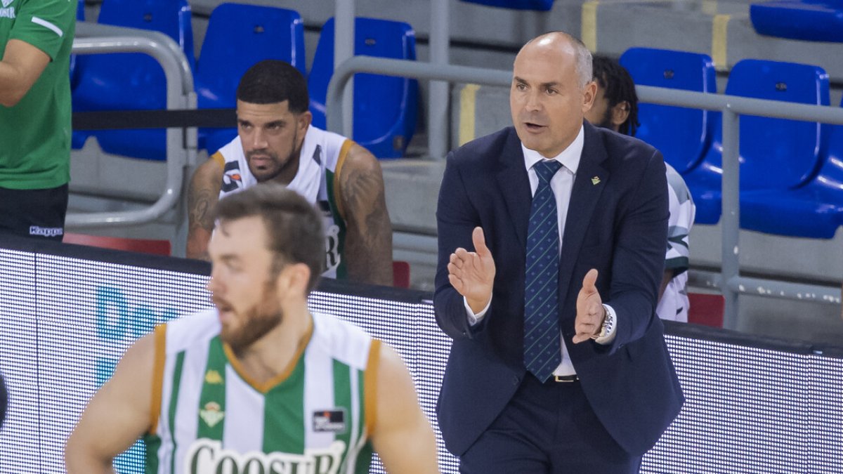 Curro Segura al frente de Coosur Real Betis. ACB