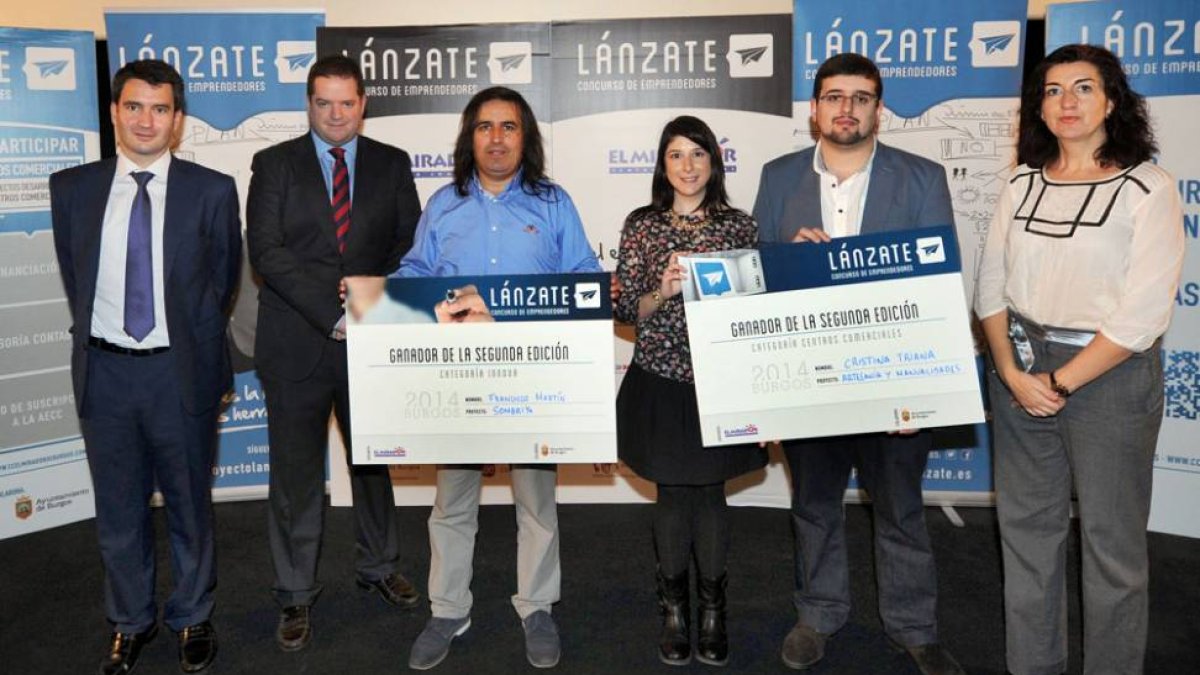 De izquierda a derecha: Pablo Gimeno, Óscar Valdivielso, Francisco Martín, Cristina Triana, Rubén Villar y María José Abajo, ayer, en la entrega de los premios.-ISRAEL L. MURILLO