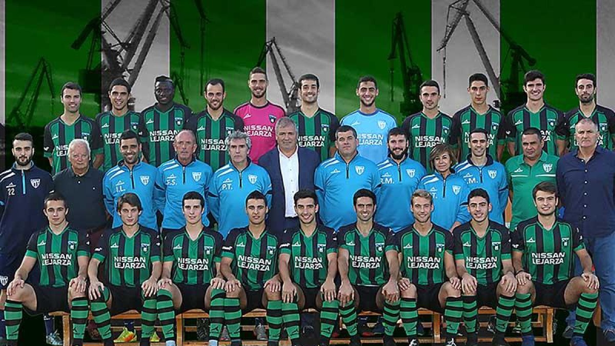 Plantilla al completo del Sestao River, adversario de la Arandina en la primera eliminatoria de la fase de ascenso.-