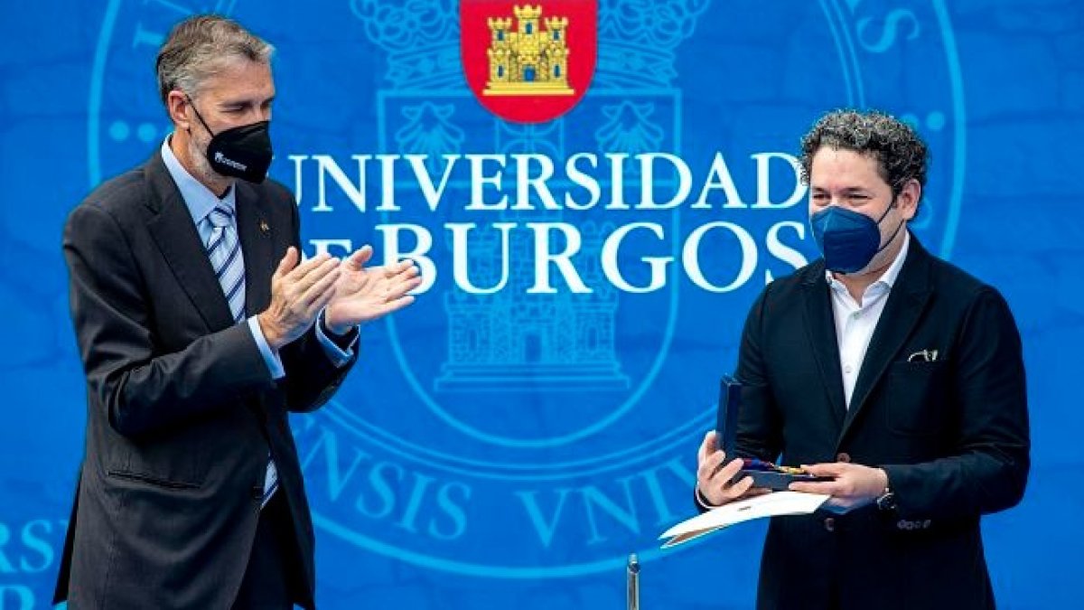 La Universidad de Burgos hace entrega al músico, compositor y director de orquesta Gustavo Dudamel de su máximo reconocimiento institucional. FOTOS: SANTI OTERO