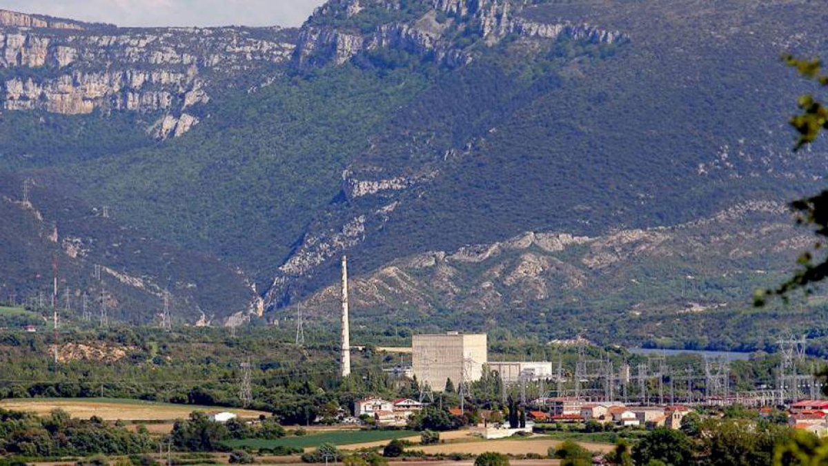 La central burgalesa es la primera en operar una vez superados los 40 años de vida, mientras se estudia la posibilidad de que llegue hasta los 60-I. L. M.