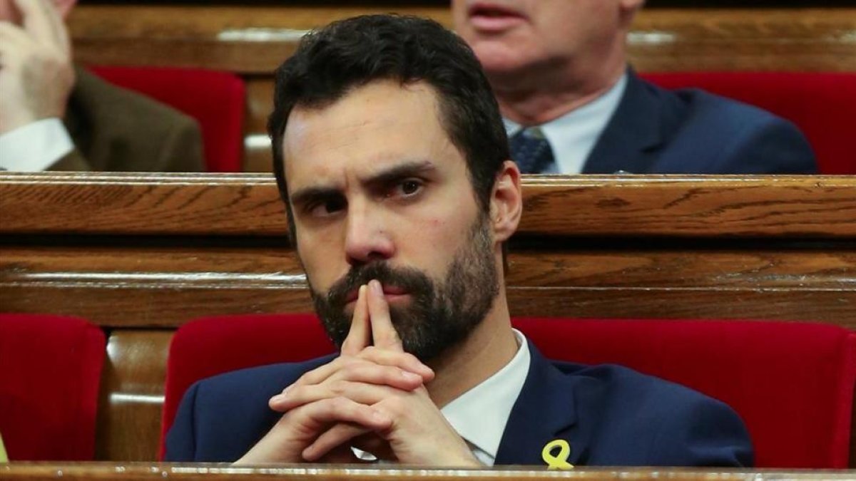 El presidente del Parlament, Roger Torrent, en la sesión constitutiva del Parlament.-/ ALBERT GEA (REUTERS)