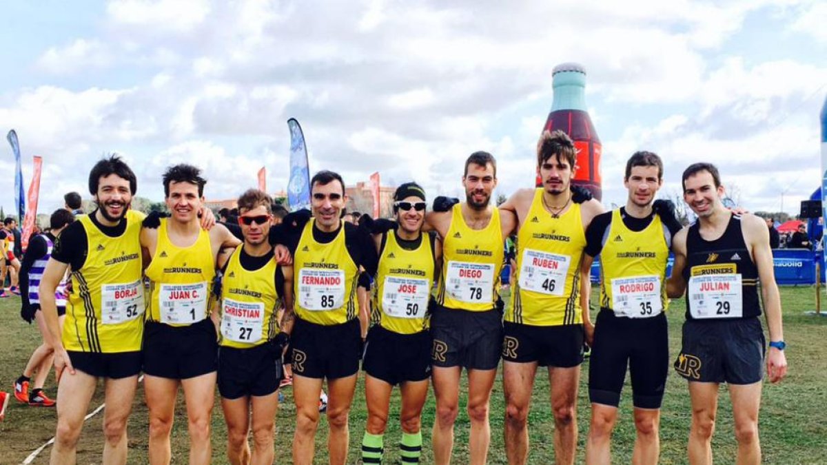 Componentes del equipo senior masculino del Solorunners Burgos Evolución que logró el oro por escuadras-ECB