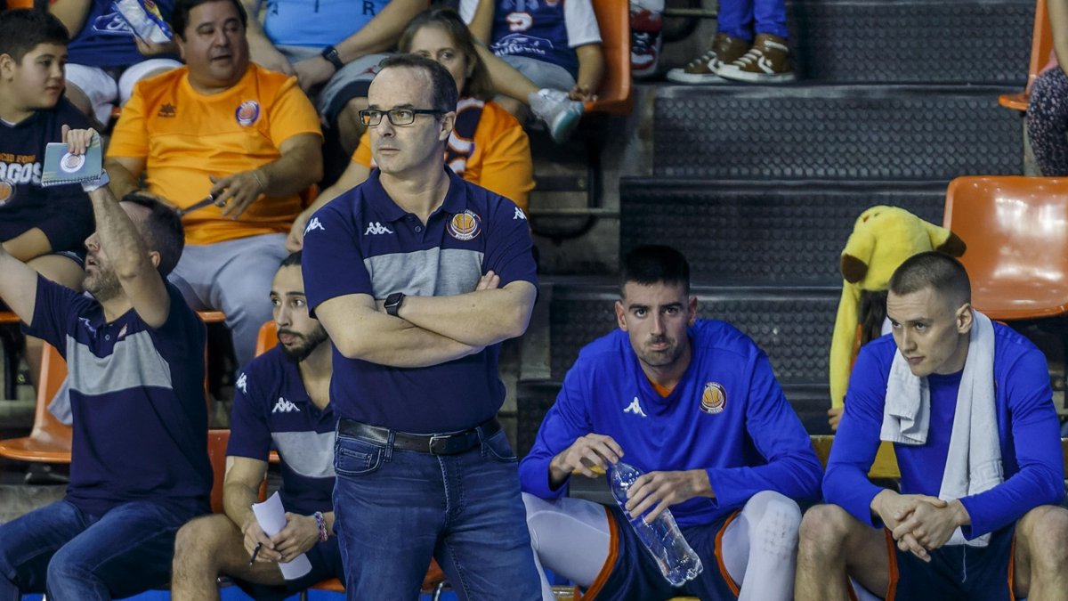 Ocampo, en la banda de El Plantío en el partido ante Navarra. SANTI OTERO