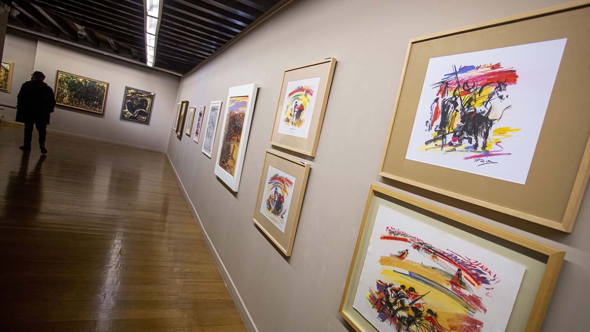 La retrospectiva del pintor burgalés se podrá visitar hasta el domingo 22 de diciembre en la Sala de Exposiciones del Arco de Santa María. SANTI OTERO