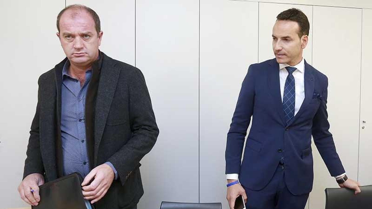 Rodrigo Huidobro y Félix Sancho antes de su comparecencia ante los medios de comunicación.-RAÚL G. OCHOA