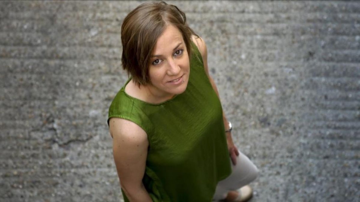 Tánia Sánchez, en el barrio de Arganzuela, en Madrid.-/ JUAN MANUEL PRATS