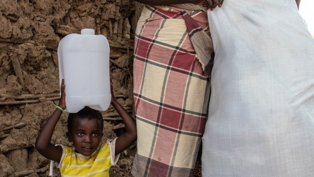 -SACHA MYERS (SAVE THE CHILDREN)