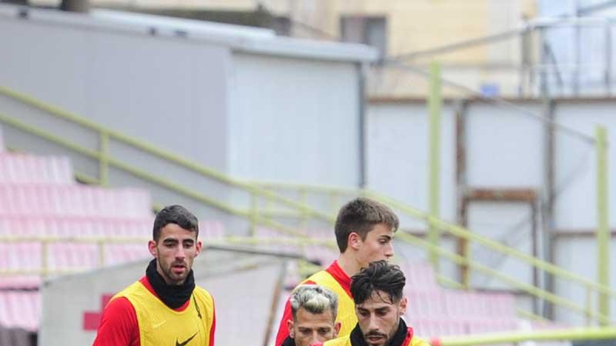 Imagen de un entrenamiento del Burgos CF en El Plantío.-RAÚL G. OCHOA