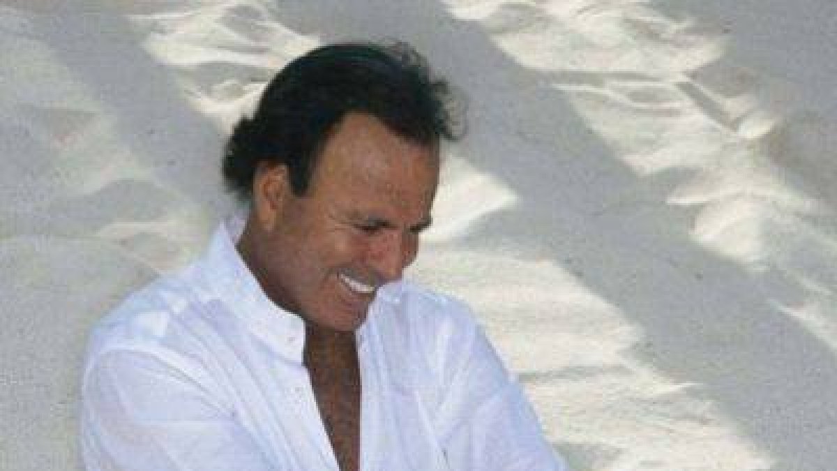 Julio Iglesias.-