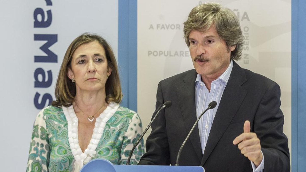 Jaime Mateu y Begoña Contreras presentaron la campaña del PP.-SANTI OTERO